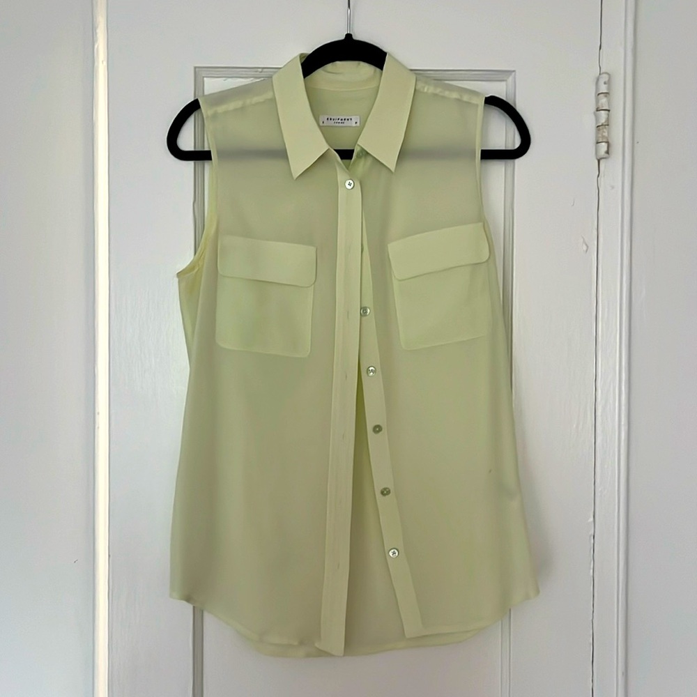 Equipment silk sleeveless button down
